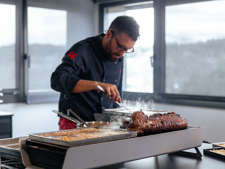 Caliu Catering Barbecue Table Top Catering